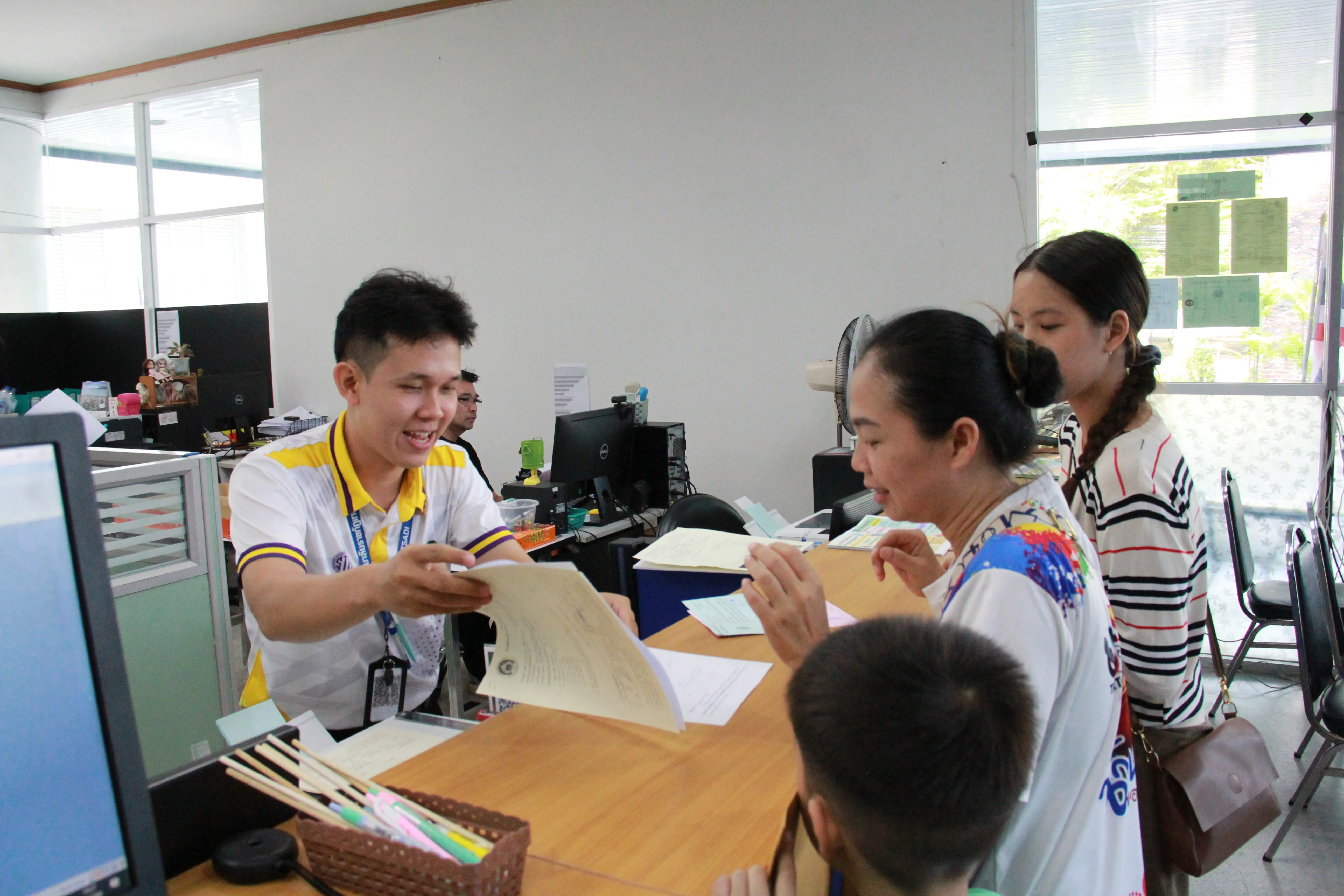 ภาพบรรยากาศวันที่ 5 ของการรับสมัครนักศึกษา ป.ตรี ภาคปกติ รอบที่ 3 รับตรงเพิ่มเติม/Portfolio ปีการศึกษา 2569 ณ ห้องกองบริการการศึกษา